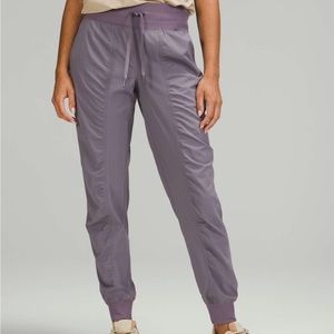 Lululemon Dance Joggers in Light Lavender Mauve Color Size 6